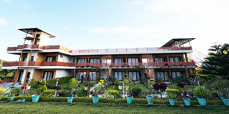 Hotels & Resorts